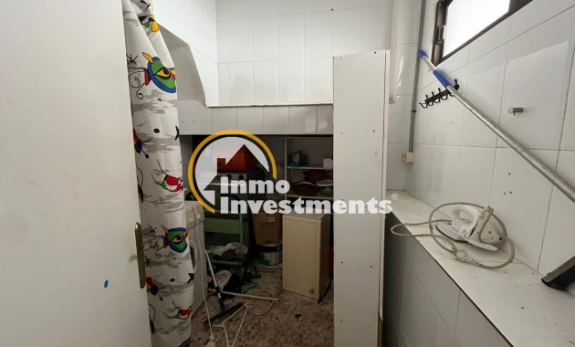 Reventa - Local comercial - Torrevieja - Cabo Cervera