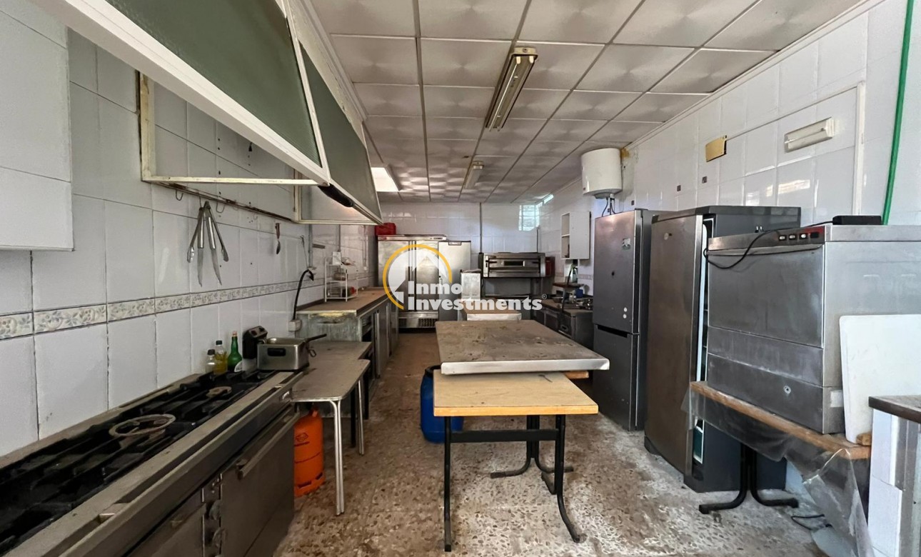 Reventa - Local comercial - Torrevieja - Cabo Cervera