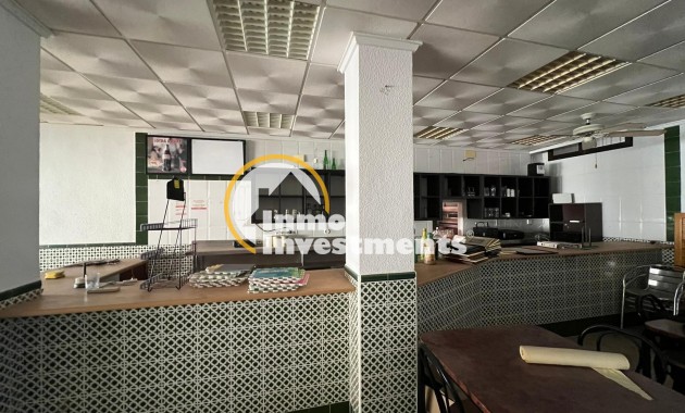 Reventa - Local comercial - Torrevieja - Cabo Cervera