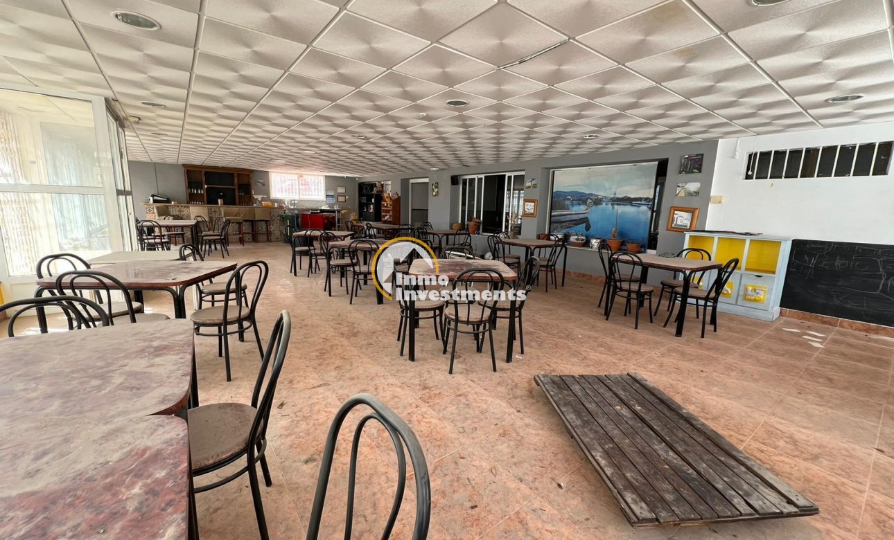 Reventa - Local comercial - Torrevieja - Cabo Cervera