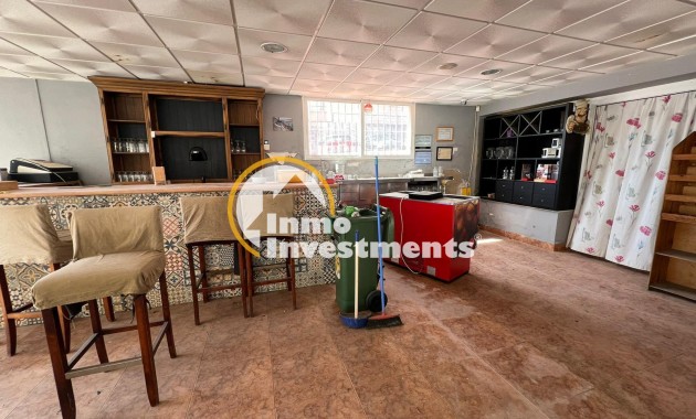 Reventa - Local comercial - Torrevieja - Cabo Cervera