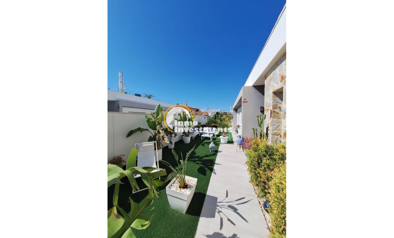 Reventa - Chalet independiente - Torrevieja - La Siesta