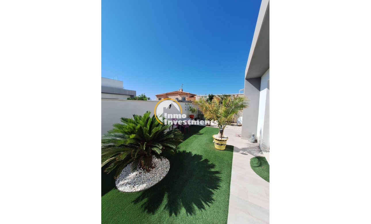 Reventa - Chalet independiente - Torrevieja - La Siesta