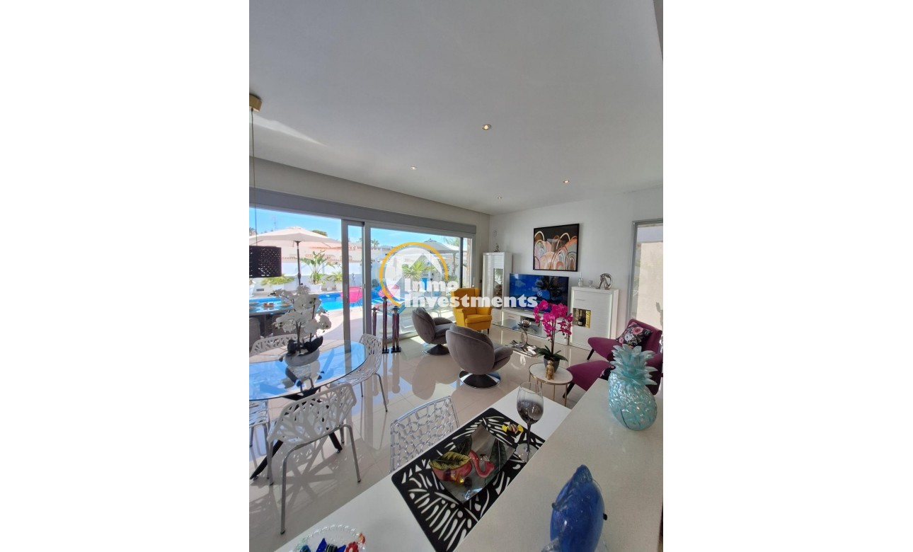 Reventa - Chalet independiente - Torrevieja - La Siesta