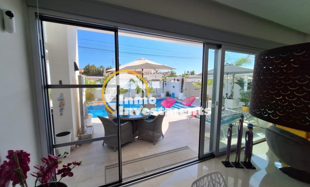 Reventa - Chalet independiente - Torrevieja - La Siesta