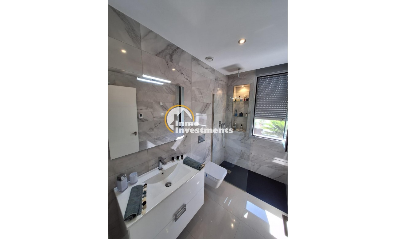 Reventa - Chalet independiente - Torrevieja - La Siesta