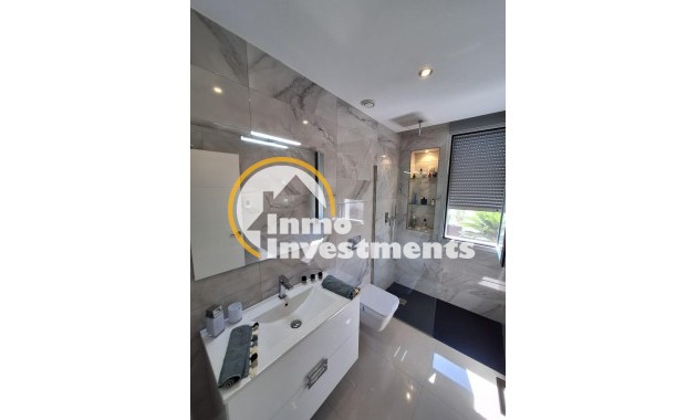 Reventa - Chalet independiente - Torrevieja - La Siesta