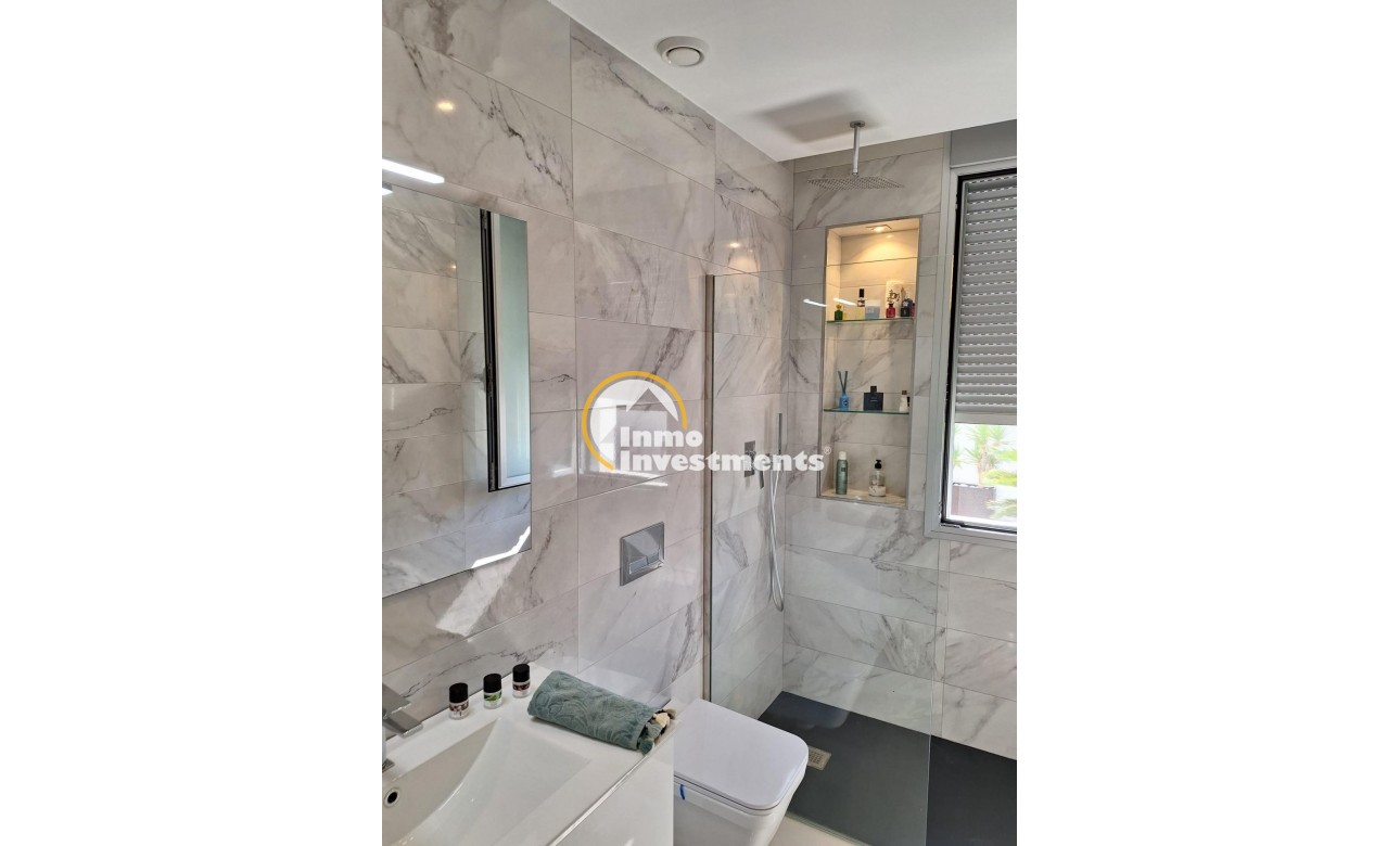 Reventa - Chalet independiente - Torrevieja - La Siesta