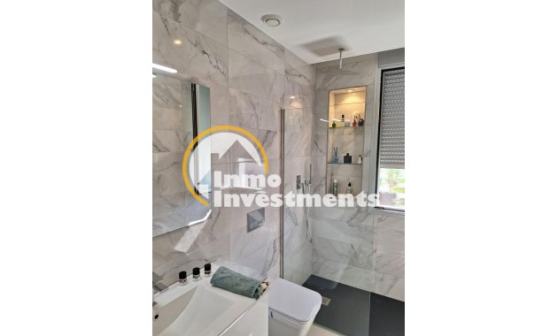 Reventa - Chalet independiente - Torrevieja - La Siesta