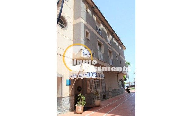 Reventa - Local comercial - Santiago de la Ribera - Centro