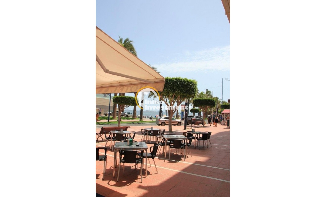 Reventa - Local comercial - Santiago de la Ribera - Centro