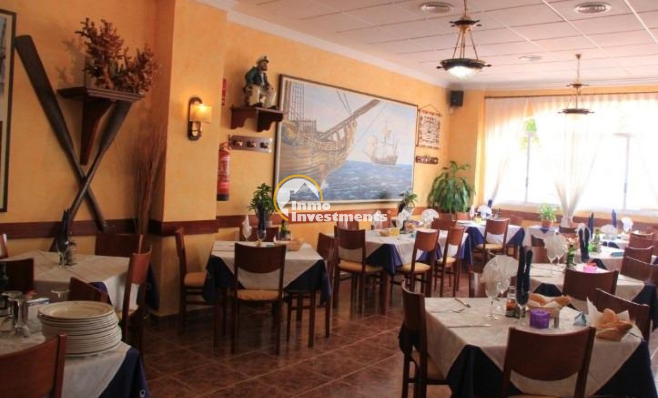 Reventa - Local comercial - Santiago de la Ribera - Centro