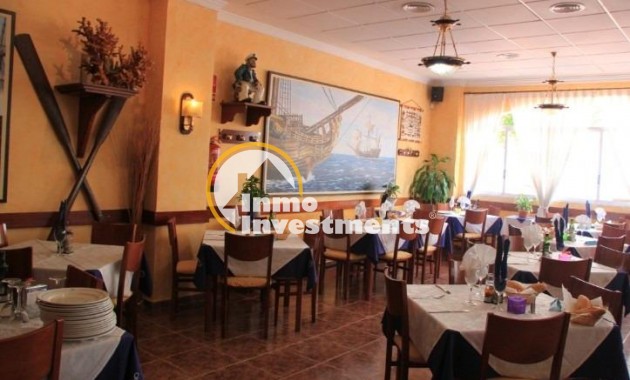 Reventa - Local comercial - Santiago de la Ribera - Centro