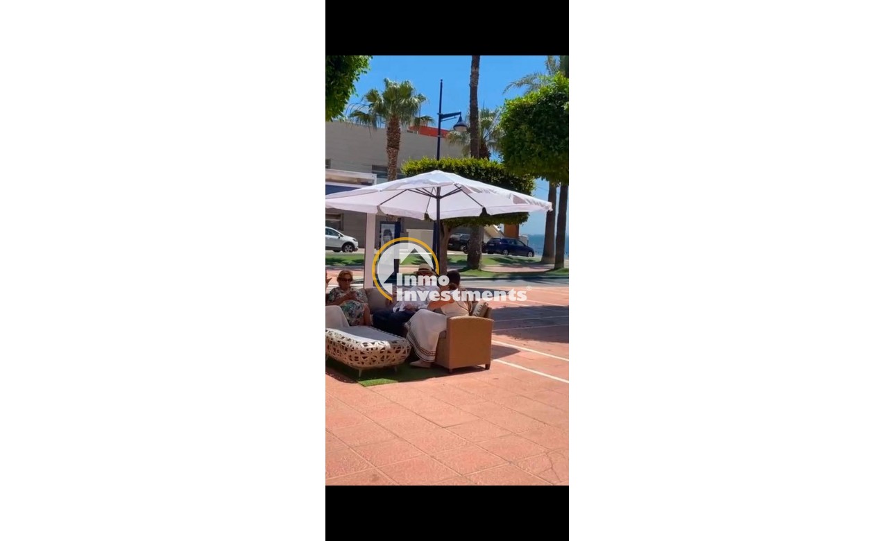 Reventa - Local comercial - Santiago de la Ribera - Centro