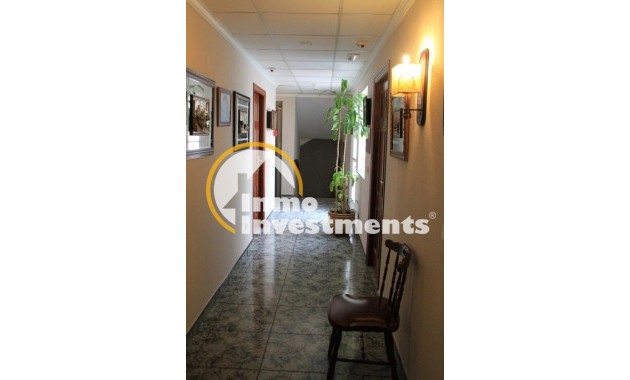 Reventa - Local comercial - Santiago de la Ribera - Centro