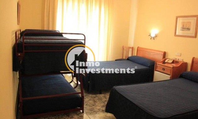 Reventa - Local comercial - Santiago de la Ribera - Centro