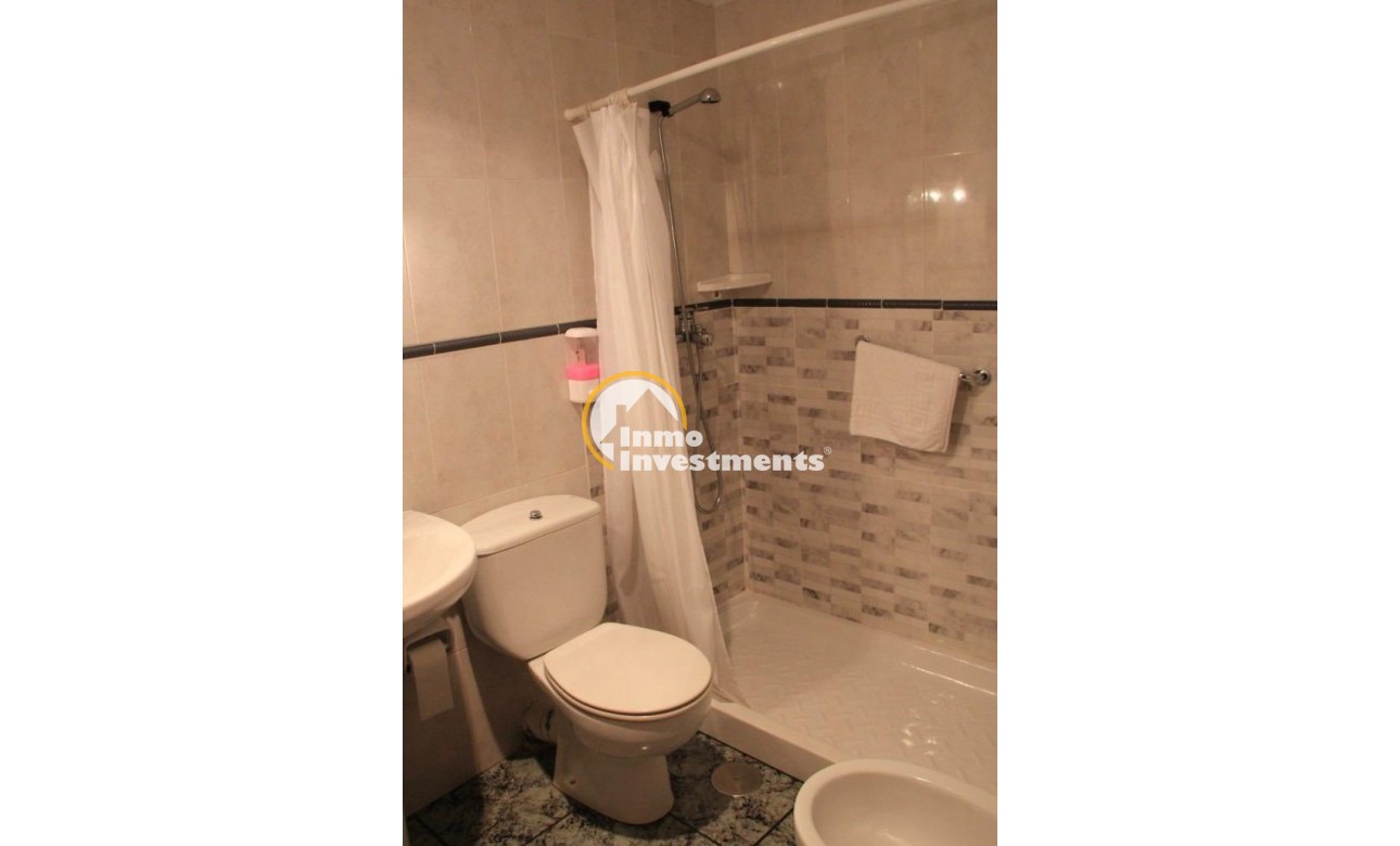 Reventa - Local comercial - Santiago de la Ribera - Centro