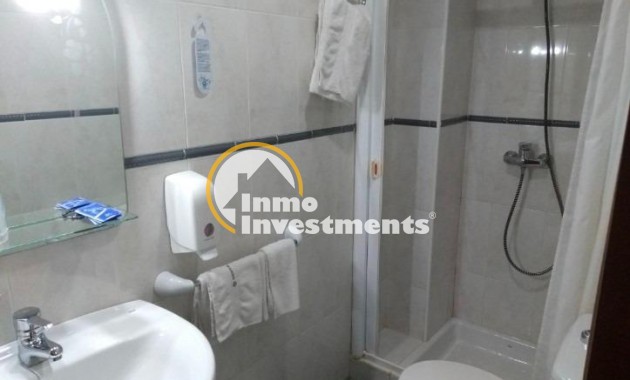 Reventa - Local comercial - Santiago de la Ribera - Centro