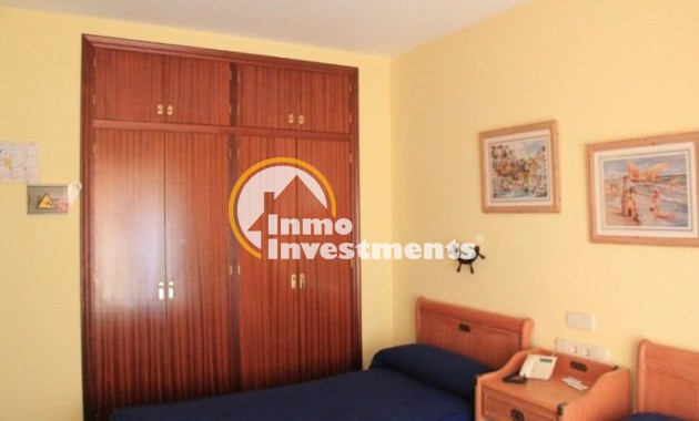 Reventa - Local comercial - Santiago de la Ribera - Centro