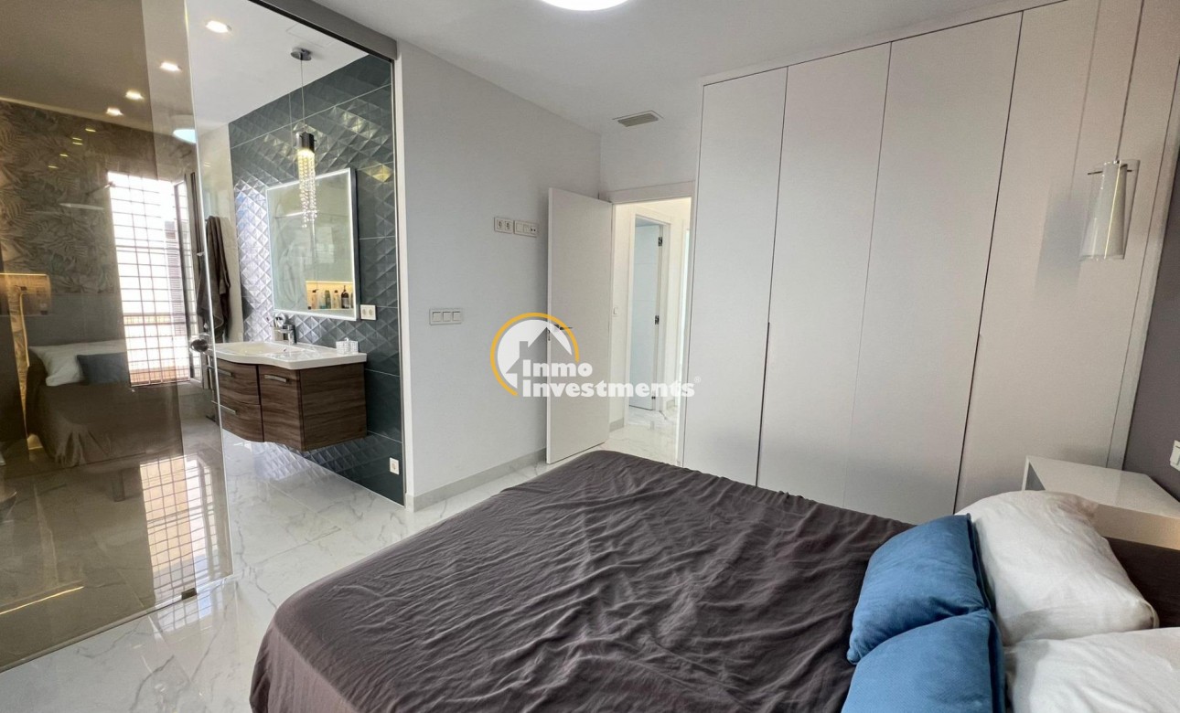 Reventa - Chalet independiente - Torrevieja - La Mata