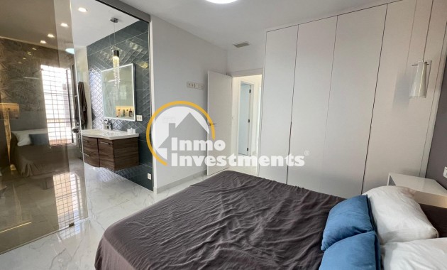 Reventa - Chalet independiente - Torrevieja - La Mata