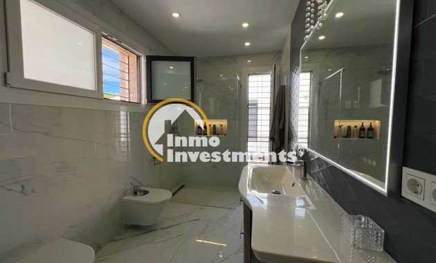 Reventa - Chalet independiente - Torrevieja - La Mata