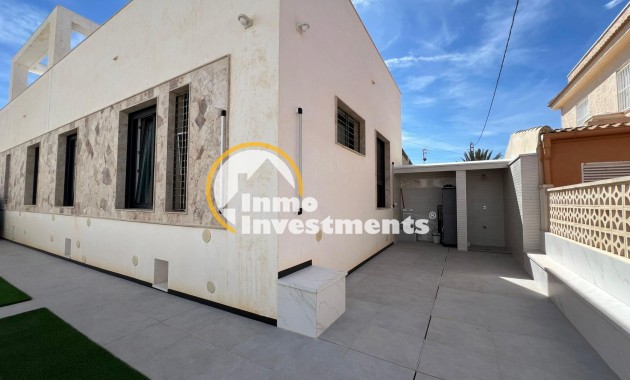 Reventa - Chalet independiente - Torrevieja - La Mata