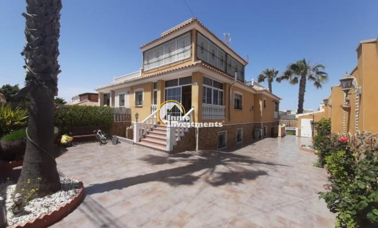 Reventa - Chalet independiente - Torrevieja - Aguas Nuevas