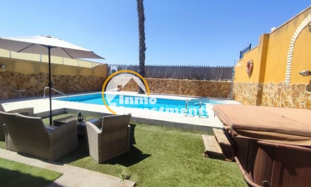 Reventa - Chalet independiente - Torrevieja - Aguas Nuevas