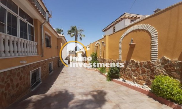 Reventa - Chalet independiente - Torrevieja - Aguas Nuevas