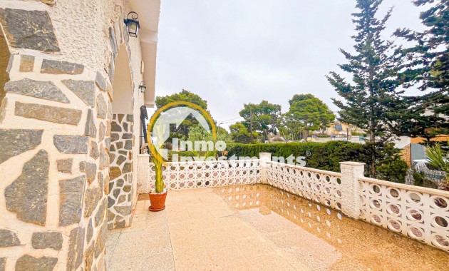 Reventa - Chalet independiente - Torrevieja - Los Balcones