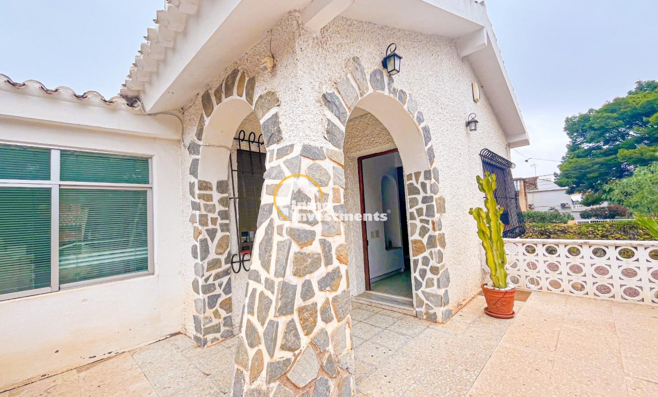 Reventa - Chalet independiente - Torrevieja - Los Balcones