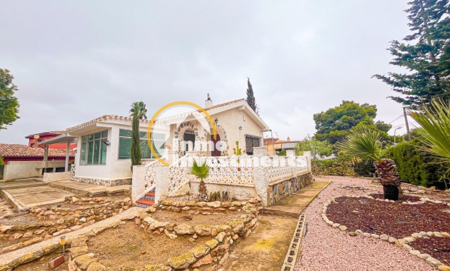 Reventa - Chalet independiente - Torrevieja - Los Balcones