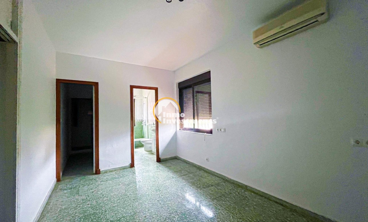 Reventa - Chalet independiente - Torrevieja - Los Balcones