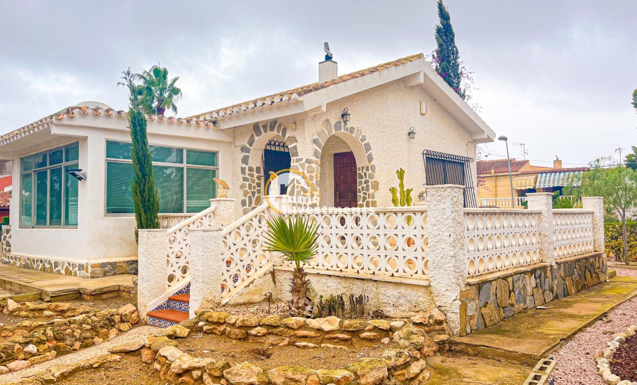 Reventa - Chalet independiente - Torrevieja - Los Balcones