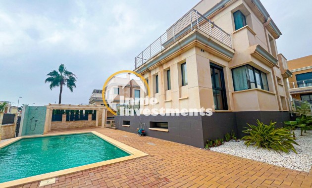 Till salu - Villa - Orihuela Costa - La Zenia