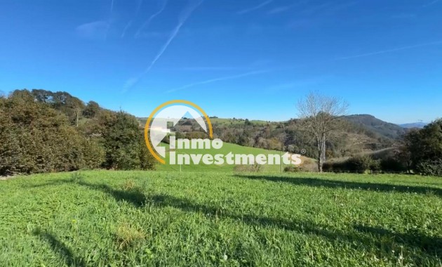 Reventa - Parcela - Salas - Interior