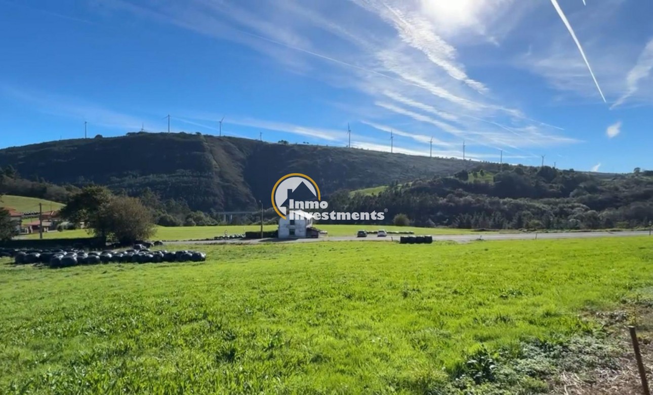 Reventa - Parcela - Salas - Interior