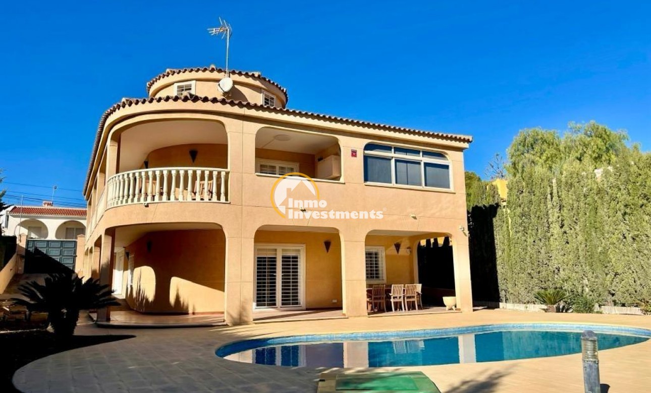 Resale - Villa - Torrevieja - Los Balcones - Los Altos del Edén