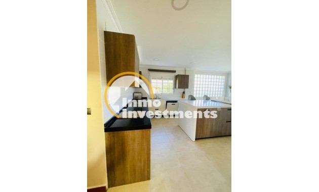 Resale - Villa - Torrevieja - Los Balcones - Los Altos del Edén