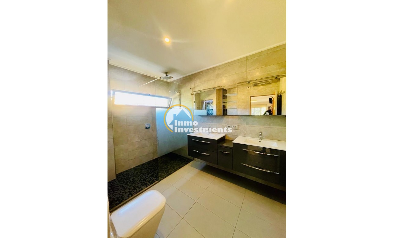 Resale - Villa - Torrevieja - Los Balcones - Los Altos del Edén