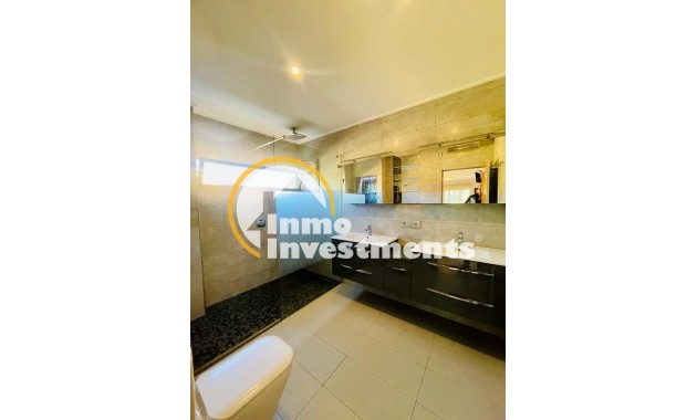 Resale - Villa - Torrevieja - Los Balcones - Los Altos del Edén