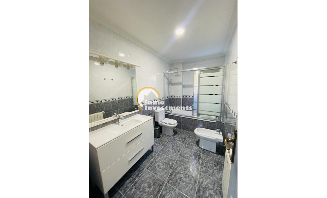 Resale - Villa - Torrevieja - Los Balcones - Los Altos del Edén