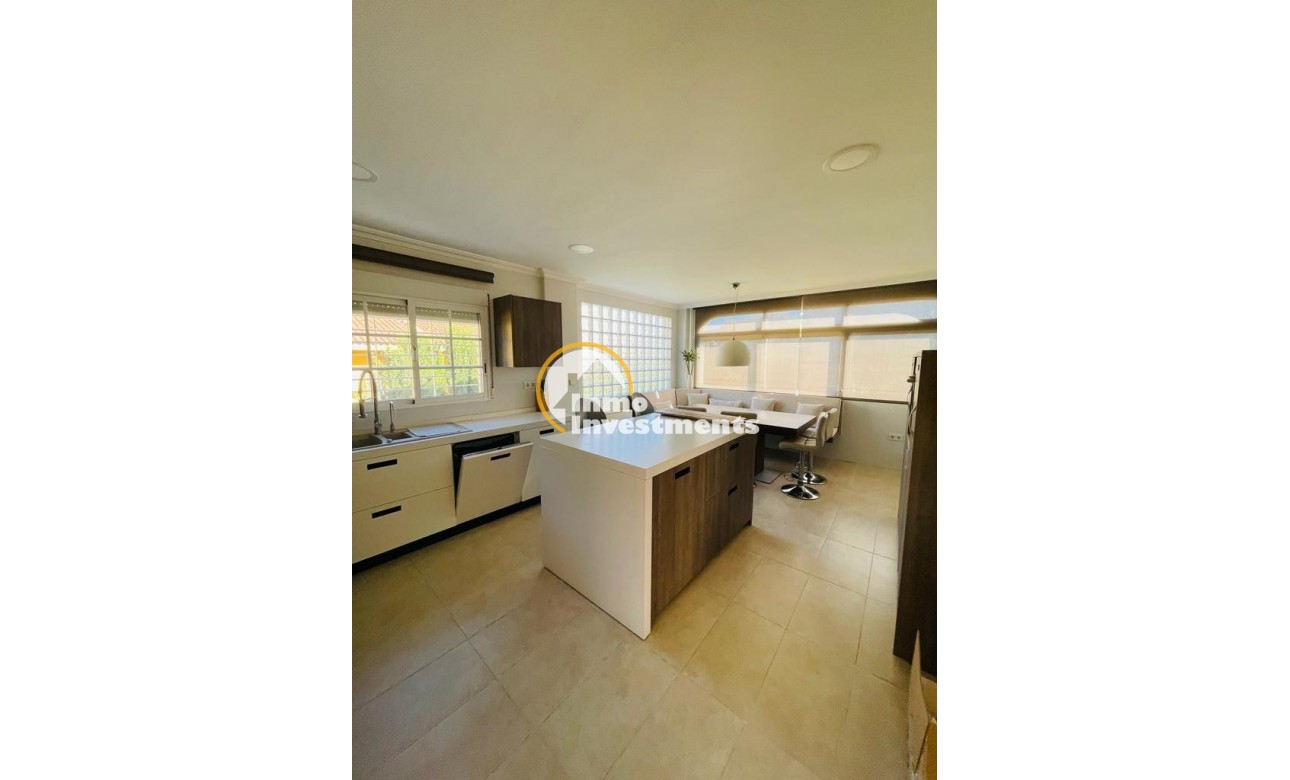 Resale - Villa - Torrevieja - Los Balcones - Los Altos del Edén