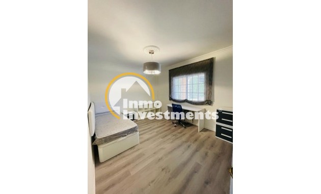 Resale - Villa - Torrevieja - Los Balcones - Los Altos del Edén