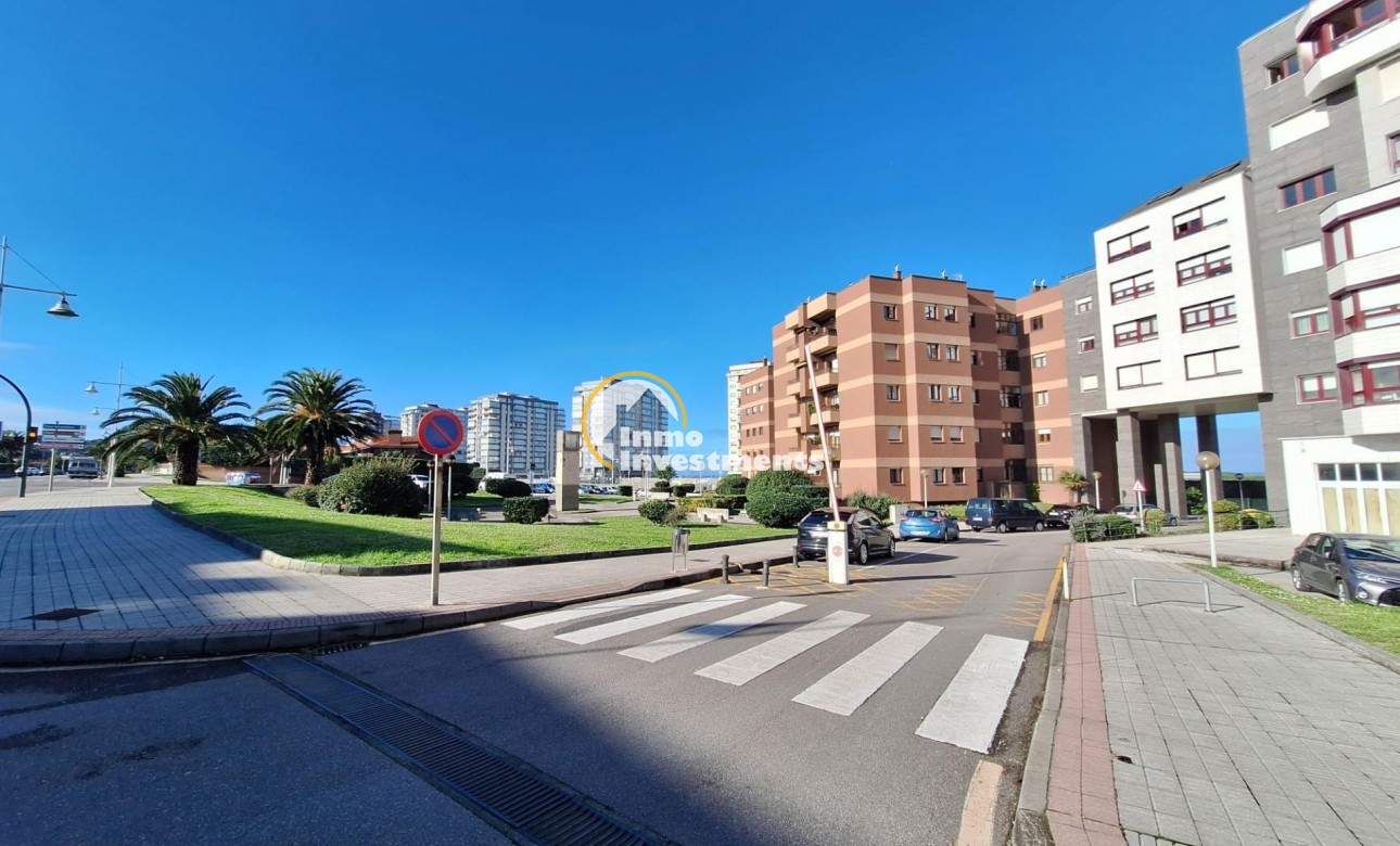 Reventa - Local comercial - Salinas