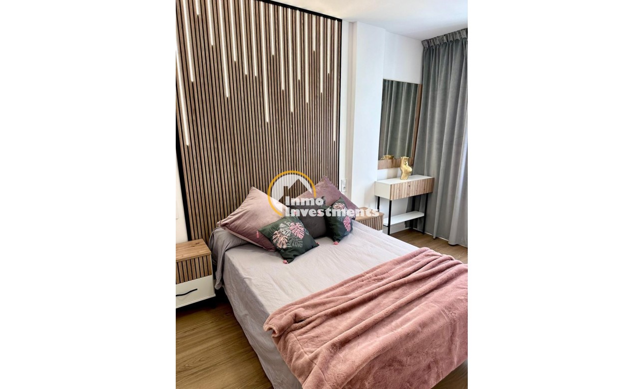 Reventa - Apartamento - Torrevieja - Estacion de autobuses