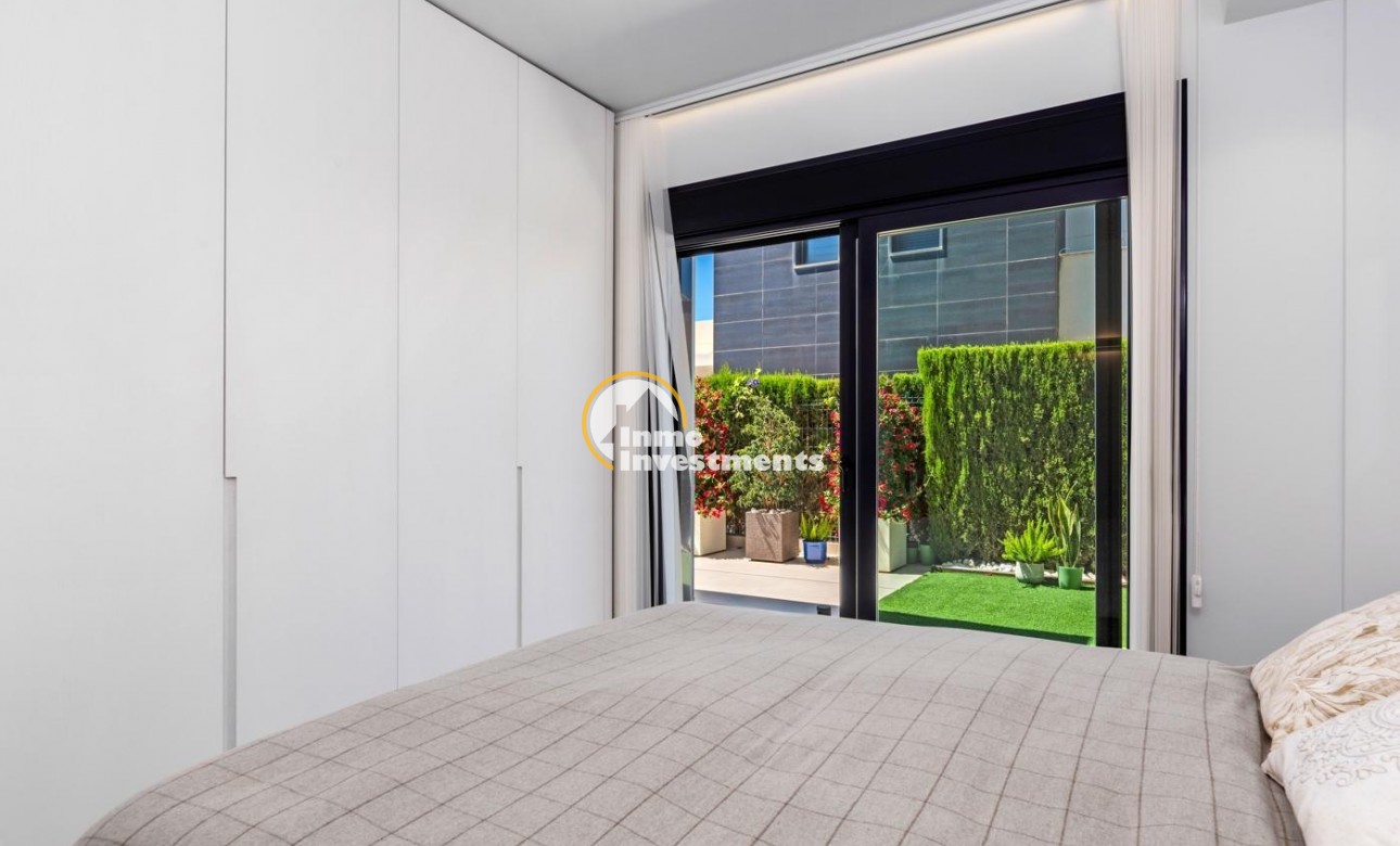 Reventa - Chalet independiente - Orihuela Costa - Campoamor