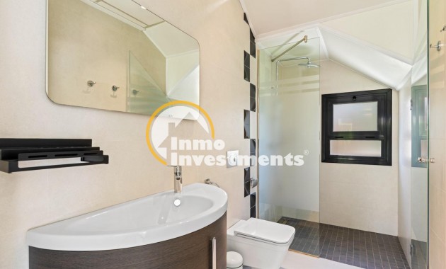 Reventa - Chalet independiente - Orihuela Costa - Campoamor