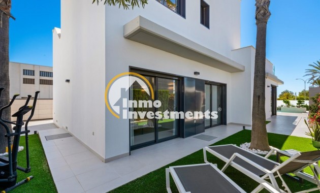 Reventa - Chalet independiente - Orihuela Costa - Campoamor